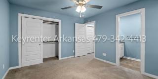 Beautiful 2 Bed, 3 Bath Home Just Off Weddington! Gallery 22