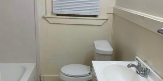 2 bedroom house in Midtown accross the street from Denton Park! Gallery 9