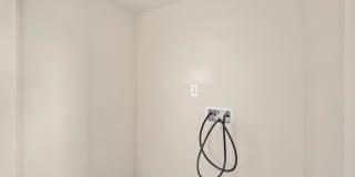 1820 Orchard Avenue - 1822 Gallery 12
