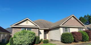 Charming 3-Bedroom Home with Modern Amenities in Hahira, GA Gallery 1
