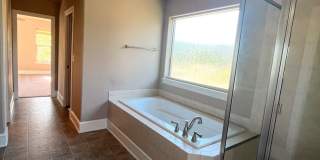 Stunning Corner Home in King City with Washer/Dryer Included, Private Courtyard! Gallery 22