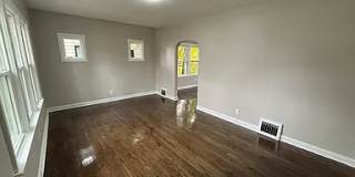366 Taft Place Gallery 7