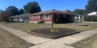 Hikes Point 3+ bedroom home with finished basement and 2-car garage Gallery 1