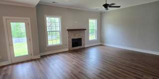 Modern and Spacious 4 bedroom home in Olive Branch for Lease Gallery 5