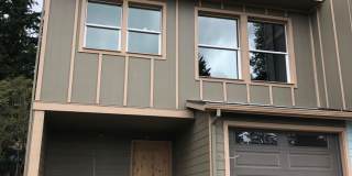 3 BD TH, Gated Community Parking in Portland! Gallery 1