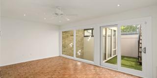 ALAMO HEIGHTS  |  TOWNHOME  |  REMODELED  |  HUGE TERRACE Gallery 34