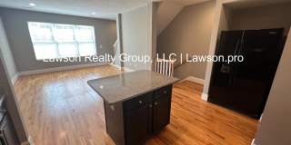 Luxurious Colonial Green Townhome with Garage Gallery 19