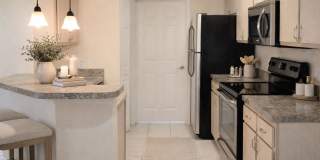Beautiful 1/1 condo Lake View close to UCF and Valencia College. Beautiful 1/1 condo Lake View close to UCF and Valencia College. Gallery 1