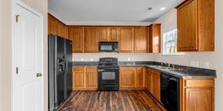 Beautiful 3 bedroom, 3 1/2 bathroom townhome in Tarrant Trace Gallery 7