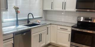 Knoxville 37918 - 2 bedroom, 2.5 bath Townhome - Contact Lisa Vineyard & Shannon Russell (865) 216-9334 Gallery 8