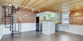 Charming Historic Carriage Home Steps from Pearl Street - Boulder Living at Its Finest! Gallery 4