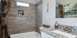 Room in 3 Bedroom Home at Pelton Pl NW Gallery 18