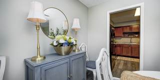 Ivy Knoll Gallery 11