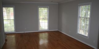 Live at the Center of Modern Conveniences & Entertainment.(500.00 off first full months rent) Live at the Center of Modern Conveniences & Entertainment.(500.00 off first full months rent) Gallery 6