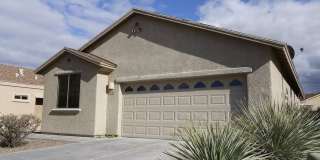 Eastside (Stella and Kolb) 4 bedroom  2 bath house with 2 car garage near Lakeside Park! Gallery 1