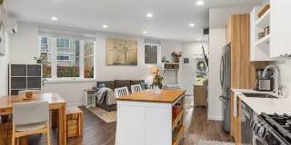 Greenwood Townhome Gallery 7