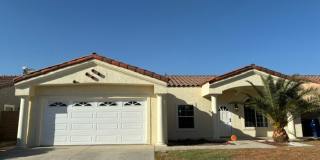3 Bedroom Home with 2-Car Garage, Fireplace & Covered Patio Gallery 1