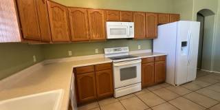 Beautiful 4 bedroom home in the neighborhood of Canyon De Flores! Gallery 10