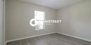 2561 Beal Street Gallery 12