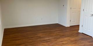 One Bedroom Garden Apartment Gallery 3