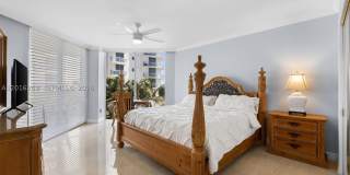 18671 Collins Ave Gallery 33
