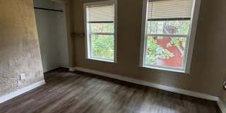 716 Pearl Street Gallery 13