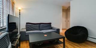 220 S Holly Street Gallery 9