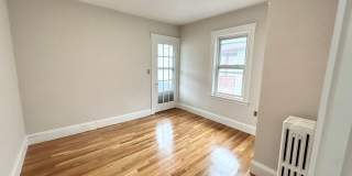 Mission Hill Modern 4bed Apartment  with laundry - September 1 move in Gallery 4