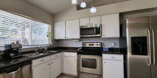 Gorgeous 3-Bedroom, 2-Bathroom in Brandon Gallery 7
