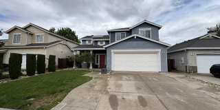 Beautiful 3 Bedroom 2.5 Bath Brentwood Home With SOLAR Gallery 1