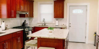Huge 5 Bedroom House 5 minutes away from Yale! Huge 5 Bedroom House 5 minutes away from Yale! Gallery 9