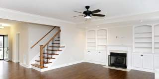 Gorgeous 3 bedroom townhome in Beaumont! Gallery 1