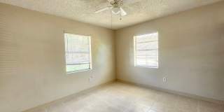 ADORABLE 3 Bedroom, 1 Bath  Block House with a fenced yard in Lakeland *Available Now* Gallery 11