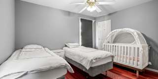 7 Linden Avenue Gallery 32