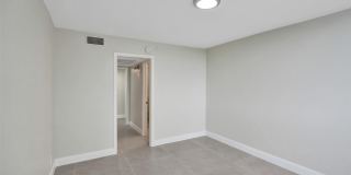 4222 Inverrary Boulevard Gallery 50