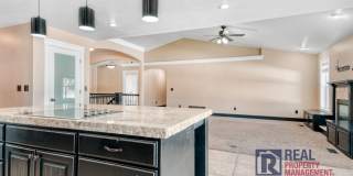 Beautiful - Elegant - 5 Bedrooms - 3 Car - 3,700 sq ft - Home for rent Beautiful - Elegant - 5 Bedrooms - 3 Car - 3,700 sq ft - Home for rent Gallery 8