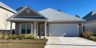 Modern 4Bed/2Ba Home w/Conveniently Accessible Location in PCB! *Garbage Service  Lawncare Included!* Gallery 1