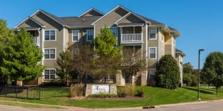 Alexis at Perry Pointe Gallery 27