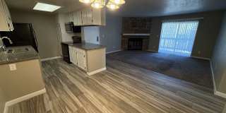 Spacious 3-Bedroom Condo with In-Unit Laundry – Convenient Aurora Location Gallery 13