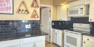 Available June, 2026  ASU   REMODELED -  5BR/2BA HOUSE SWIMMING POOL, BUILT IN FIRE-PIT,  BEAUTIFUL HOME , TILE FLOORS Gallery 7