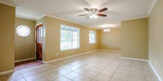 1005 E Cavalier Gallery 3