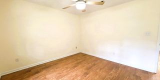COZY 2/2 SE Townhome with Plank Floors, W/D, Stainless Steel Appliances, Carport, & W/D! Avail NOW for $1495 Gallery 23