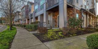 Beautiful Ground Level 1+br Condo ** Water/Sewer/Garbage Included ** Gallery 20