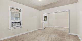 3 Bedroom 1 Bath 2 Stall Detached Garage Gallery 8