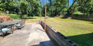 Spacious 2-Bedroom, 1-Bathroom Home AVAILABLE NOW!! Gallery 22