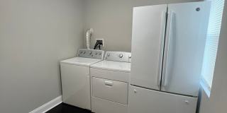East Baltimore 2 Bedroom w/Den 1.5 Bathroom Gallery 14