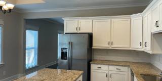 One level home with 2 Car Garage! Gallery 13