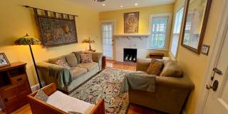 Beautifully Updated Furnished Home in Silver Spring Gallery 12