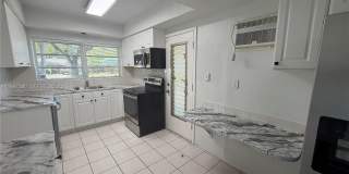 311 SW 11th Ct Gallery 14