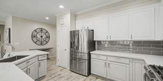 Stunning upgraded Solera At Anthem Home with Spa in back yard! Gallery 15